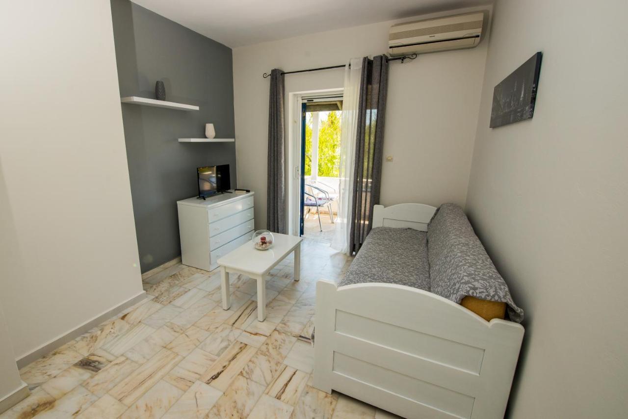 Apartment Ifigenia's Stoupa