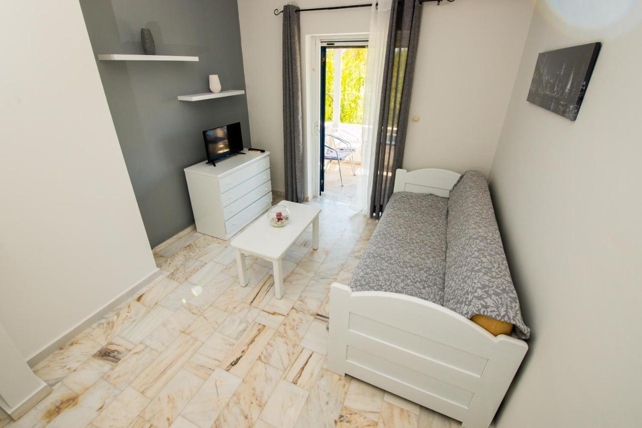 Ifigenia's Apartment Stoupa